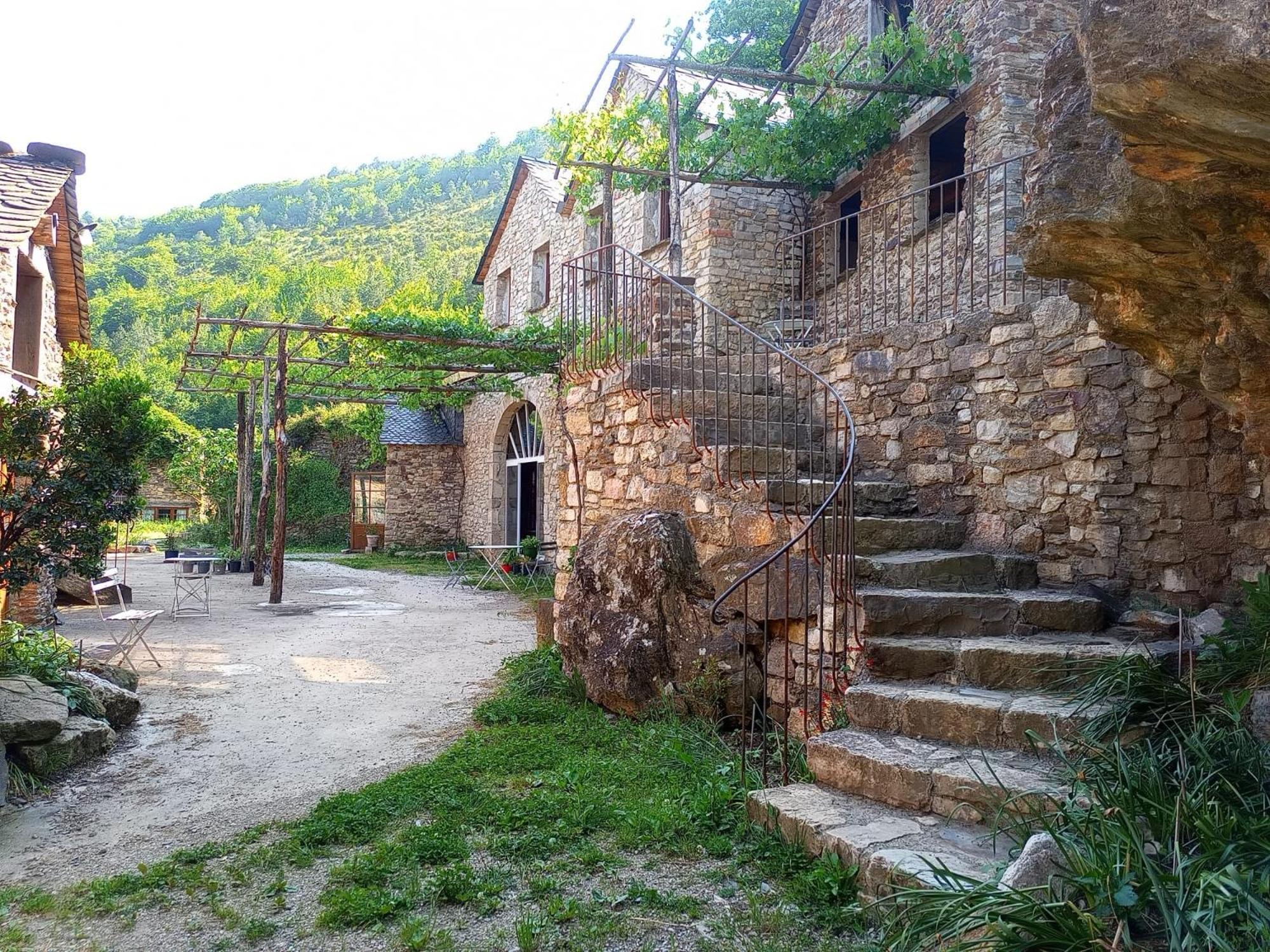 Отель La Ferme Des Cevennes Florac Экстерьер фото