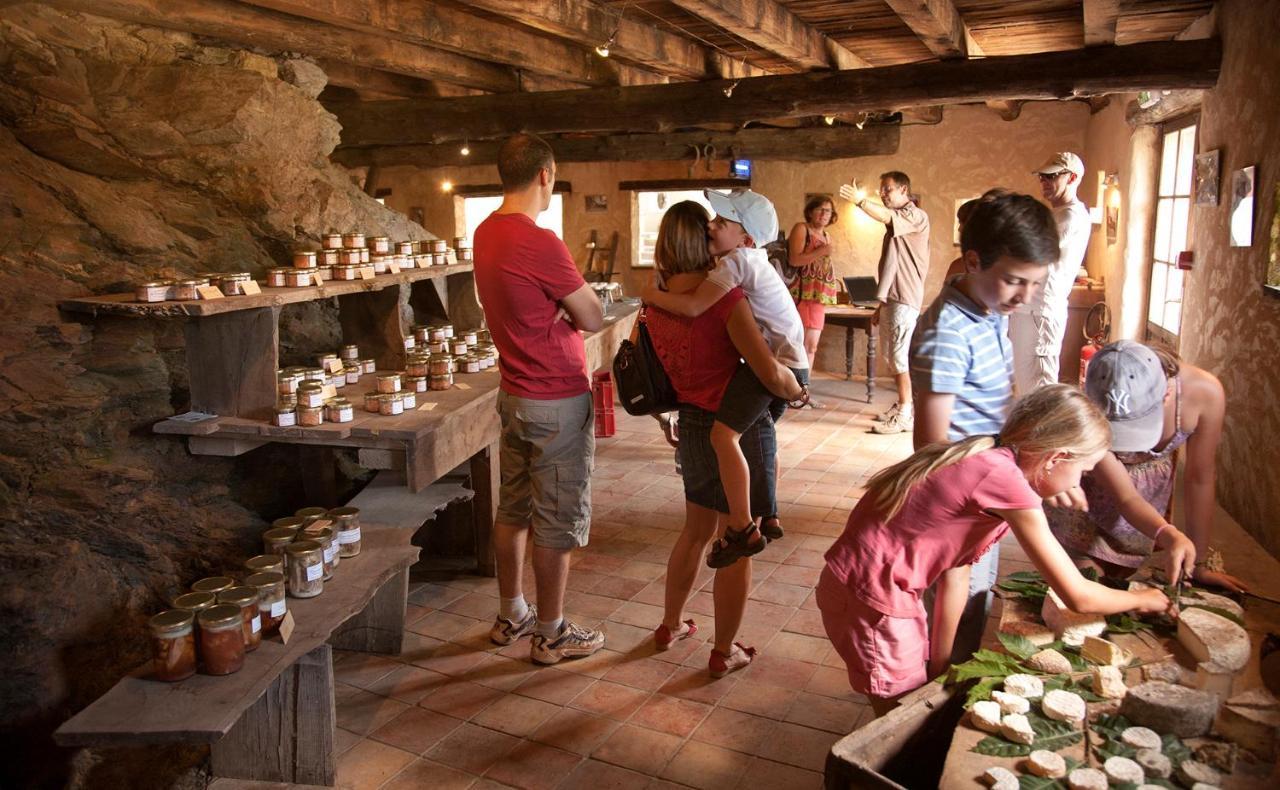 Отель La Ferme Des Cevennes Florac Экстерьер фото